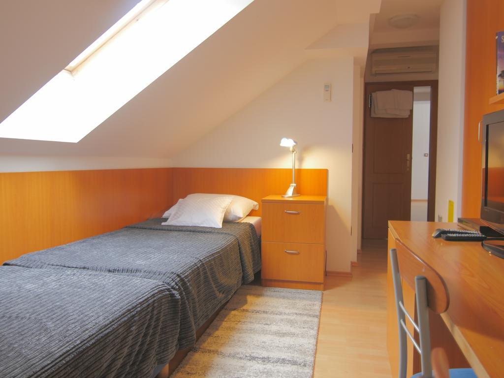 Pansion Danica 3* Rastovača